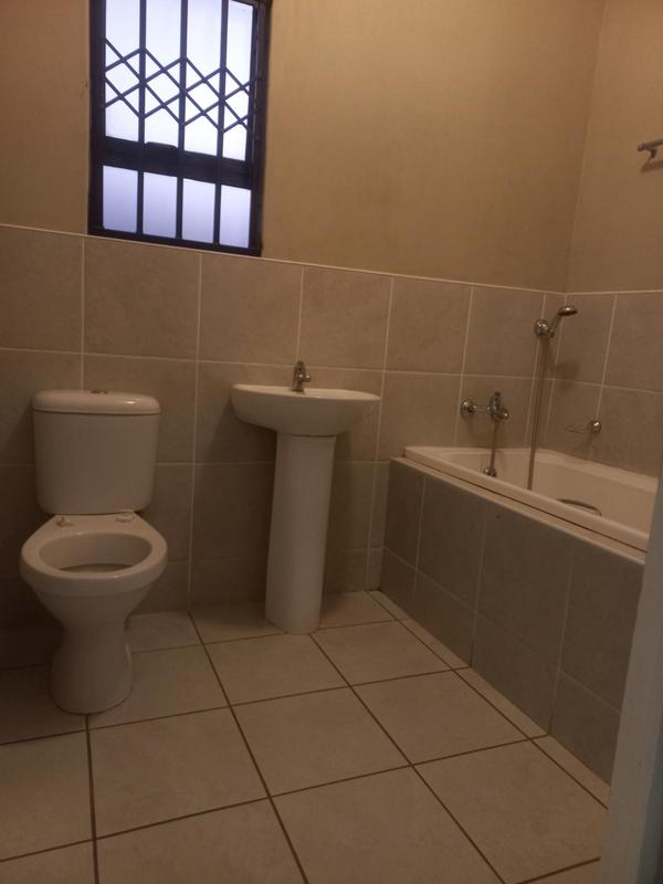 2 Bedroom Property for Sale in Queenstown Central Eastern Cape